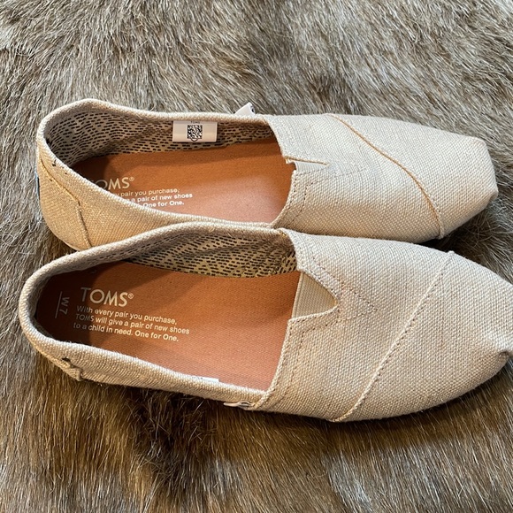TOMS like new - Picture 3 of 6